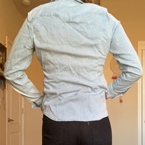 Levi Strauss Pearl snap button down shirt - Picture 2 of 6